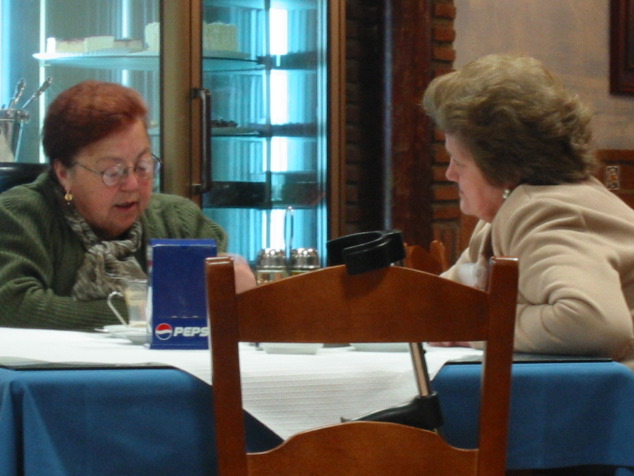 Antequera: old ladies in bar